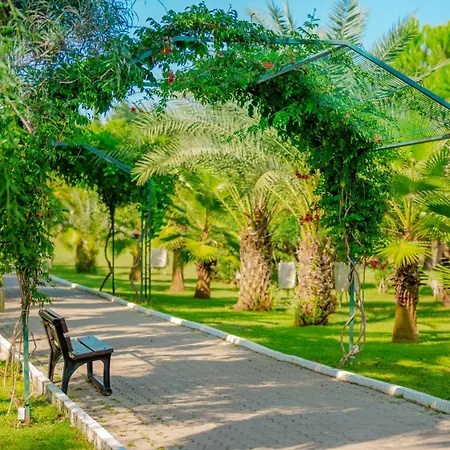 Resort Sural Side