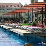 Resort Sural Side